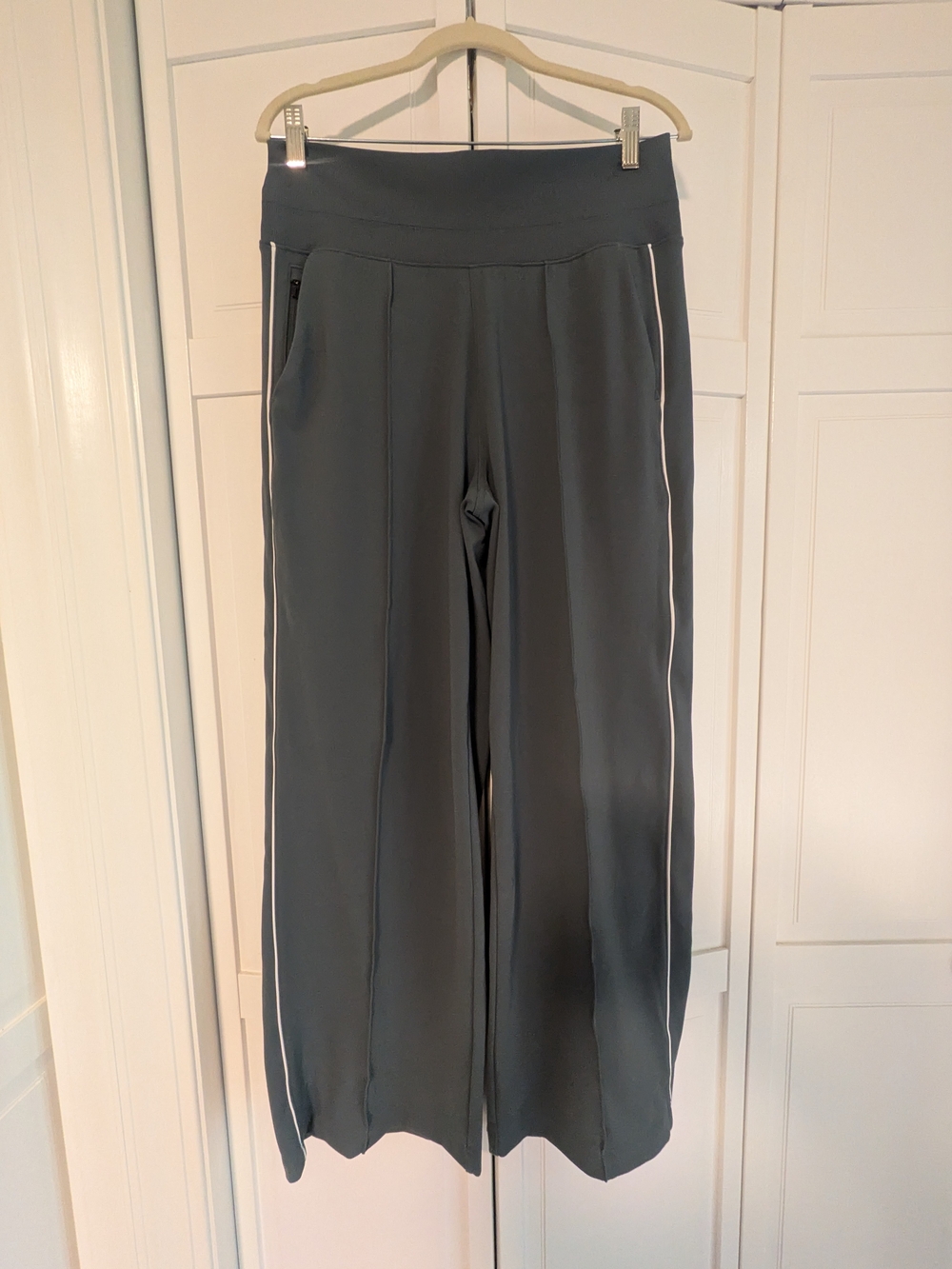 Athleta Slate Gray Wide-Leg Pants with White Side Piping